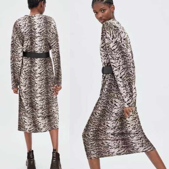 Zara Tiger Animal Print Knit Long Sleeve Crewneck Belted Midi Dress Medium - Picture 2 of 10